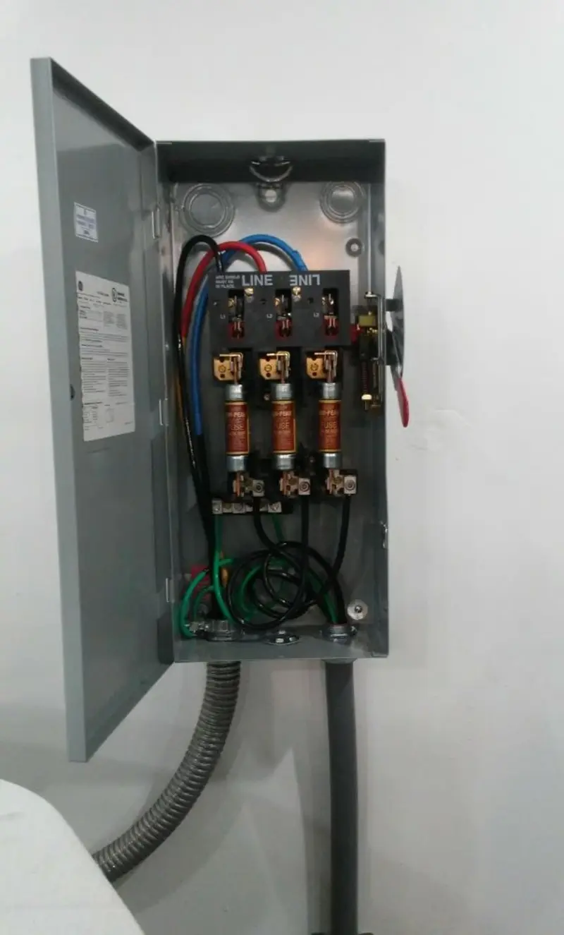 Three-phase disconnect switch installed for Electrical Wiring & Rewiring in Belgrade